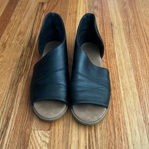 Bamboo sandals size 8